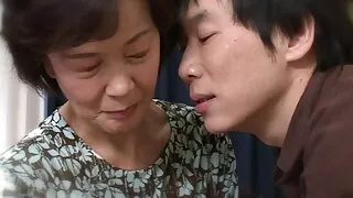 চমত্কার বোমশেল সাশা  ...
