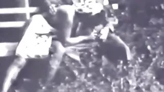 ল্যাটেক্স পোশাকে সেক ...