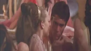 ওভারসেক্সড লেসবিয়ান ...