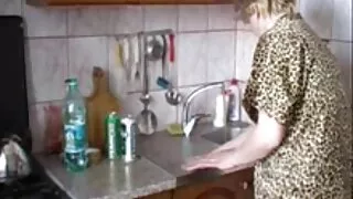ধূমপান গরম স্বর্ণকেশ ...