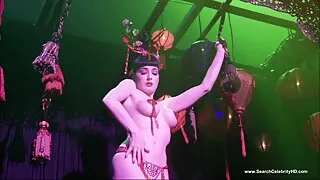 দু'জন লেসবিয়ান কিভা ...