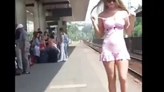 আকর্ষণীয় সেক্রেটারি ...
