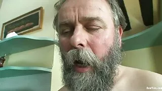 স্যালাসিয়াস বেব তার ...
